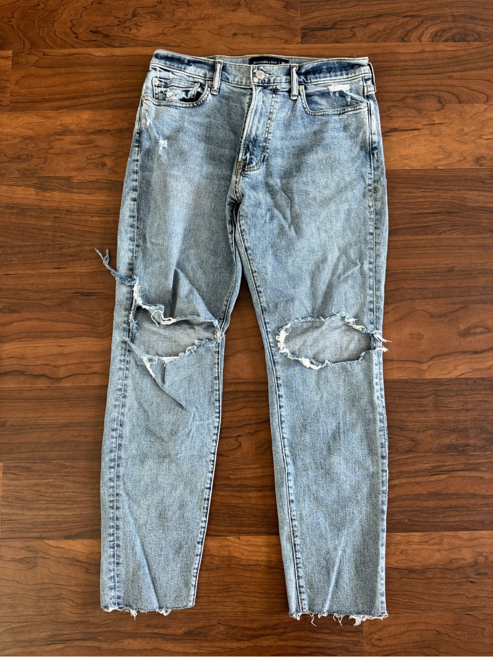 Men’s Abercrombie & Fitch Light Blue Distressed Slim Straight Jeans